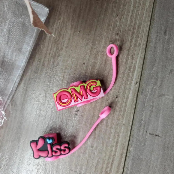 NWT Tumbler Straw Toppers Straw Caps and Accessories 8pc Pink OMG Kiss - Picture 6 of 8